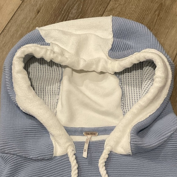 Free People boxy oversized hoodie, size medium - Picture 8 of 10